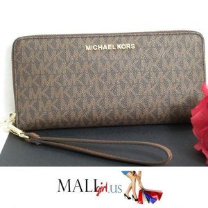 Michael Kors Large Continental Wristlet